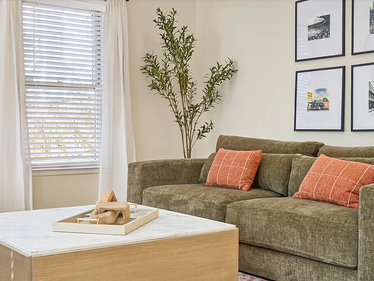 310 Rivoli Cir — Photo 43