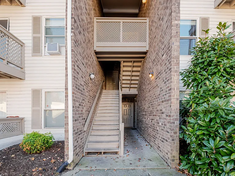 Laurel Pines — Photo 26