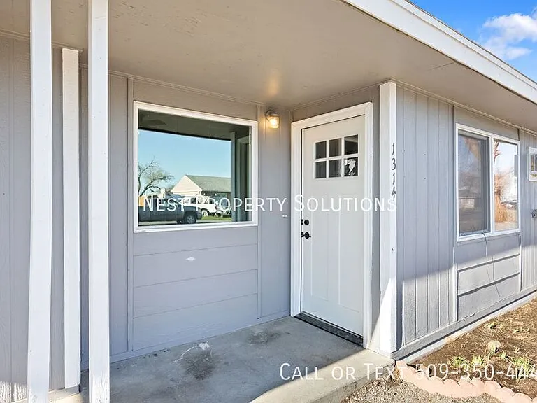 1314 Pershing Rd — Photo 3