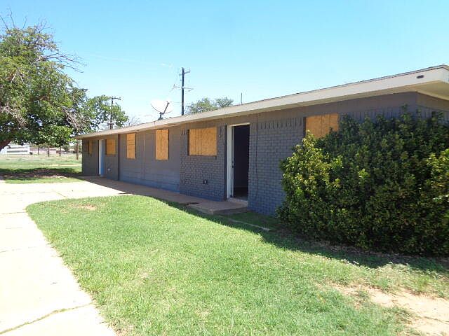 1st image of 2805 E 2nd St