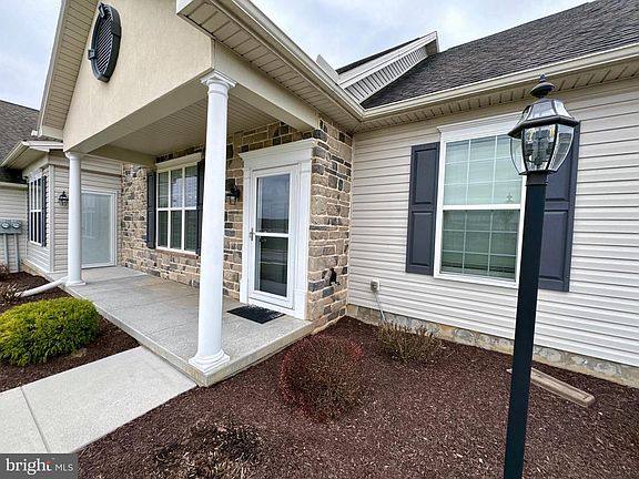 5th image of 160 Dolomite Dr Unit 12B
