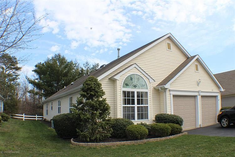 1st image of 2410 Woodbine Ln