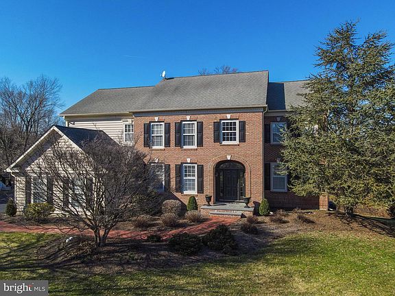 4th image of 1283 Clearview Dr