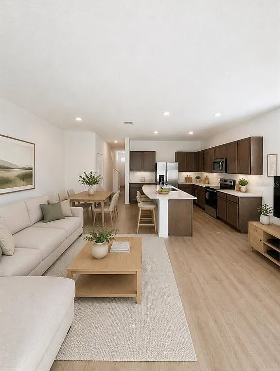 3 bed, 2.5 bath, 1759 sqft, $2,360 — Photo 3