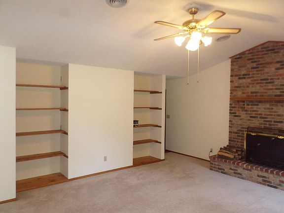 3rd image of 34 Mockingbird Ln