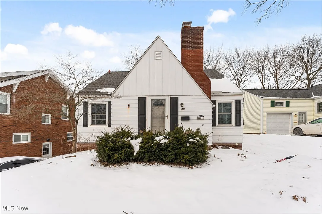 226 Korman Ave NE photo 1