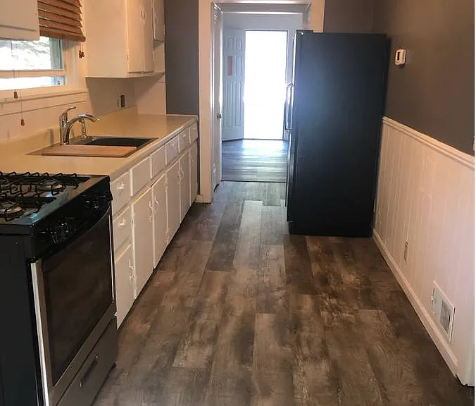 5676 Shaw St — Photo 6