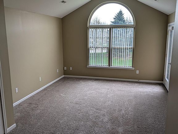 4th image of 32974 Redstone Dr