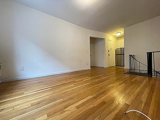 2nd image of 207 E 89th St APT C1