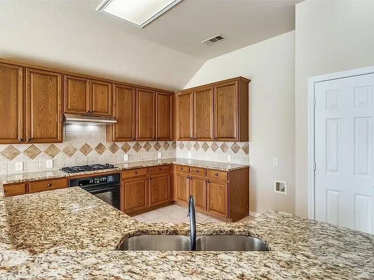 11431 Wovenedge Ct — Photo 9