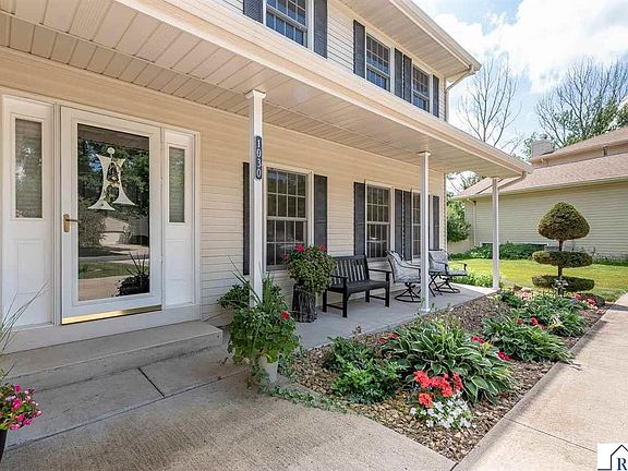 4th image of 1030 Oak Terrace Dr
