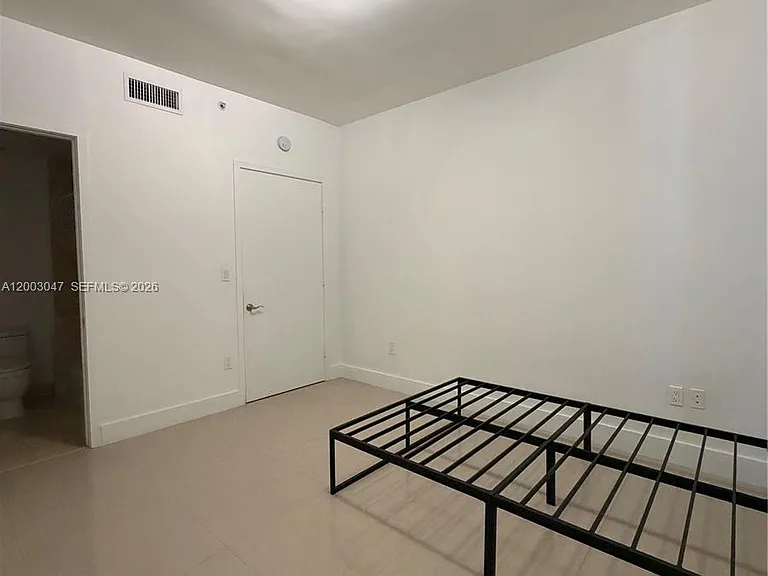 6000 Collins Ave #313 — Photo 7