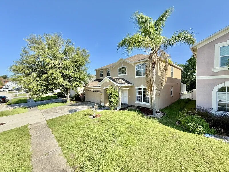 4 bed, 3.0 bath, 2516 sqft, $3,095 — Photo 2
