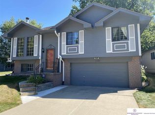 11505 Rambleridge Rd, Omaha, NE 68164