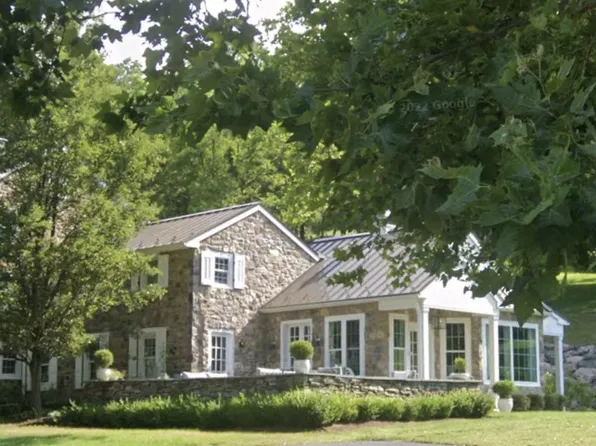465 Clothier Springs Rd, Malvern, PA 19355