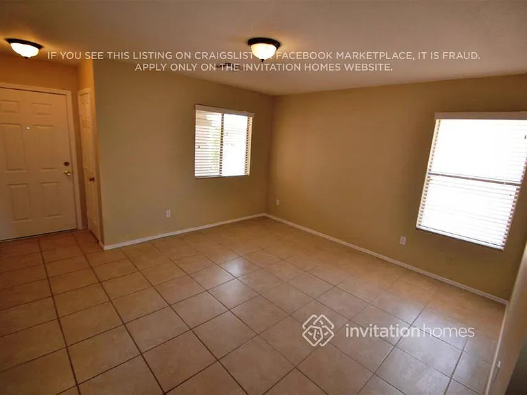 10465 E Azalea Ave — Photo 2