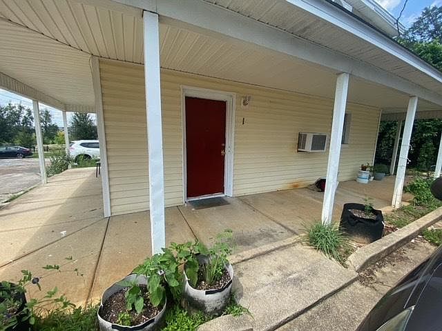 1st image of 804 Eugenia St Suite 1