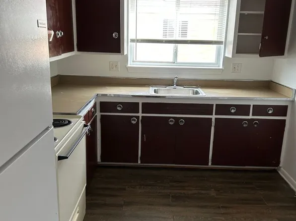 29206 Longview Ave APT 8, Warren, MI 48093