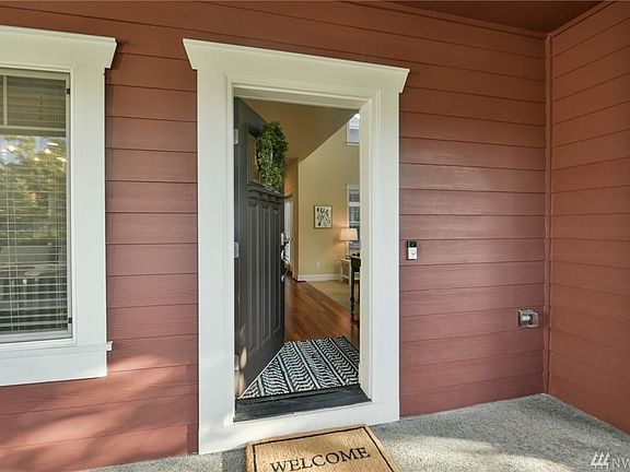 3rd image of 2167 NE Newton Ln
