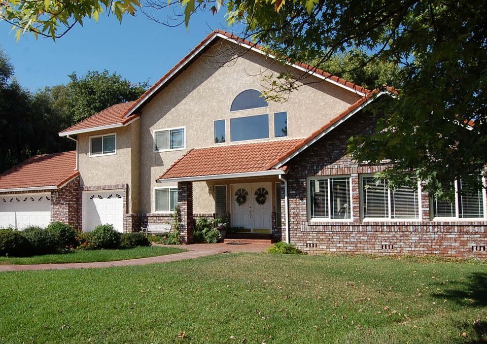 1st image of 544 River Oaks Dr