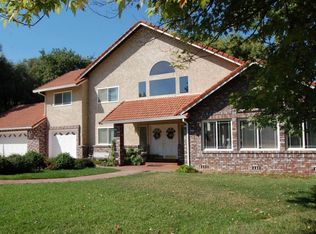 544 River Oaks Dr, Redding, CA 96001