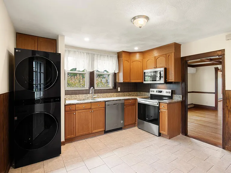 28 Churchill Ave #1 — Photo 13