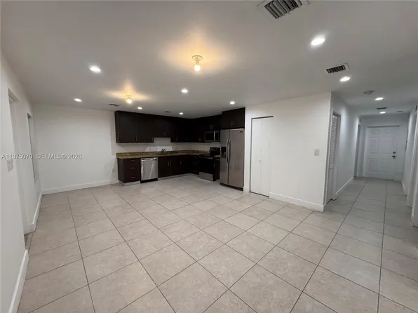 605 NW 3rd Ave #E, Hallandale, FL 33009