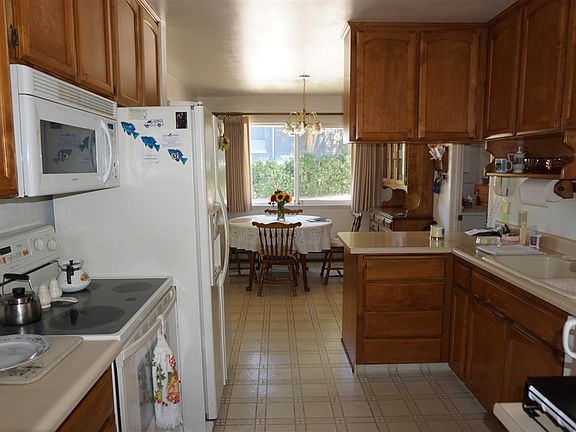 4th image of 211 Alder Ct