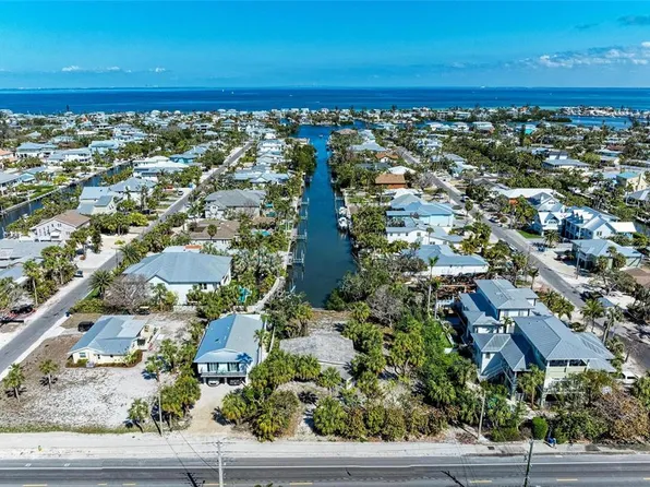 9205 Gulf Dr, Anna Maria, FL 34216