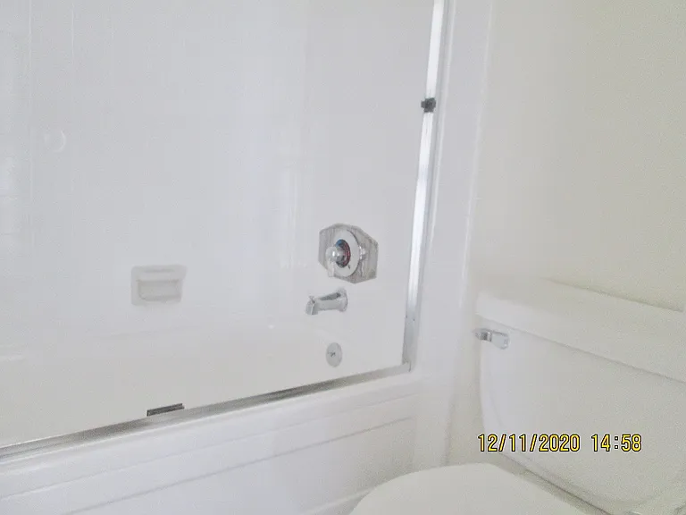 Lido Apartments - 3610 Midvale Ave — Photo 18