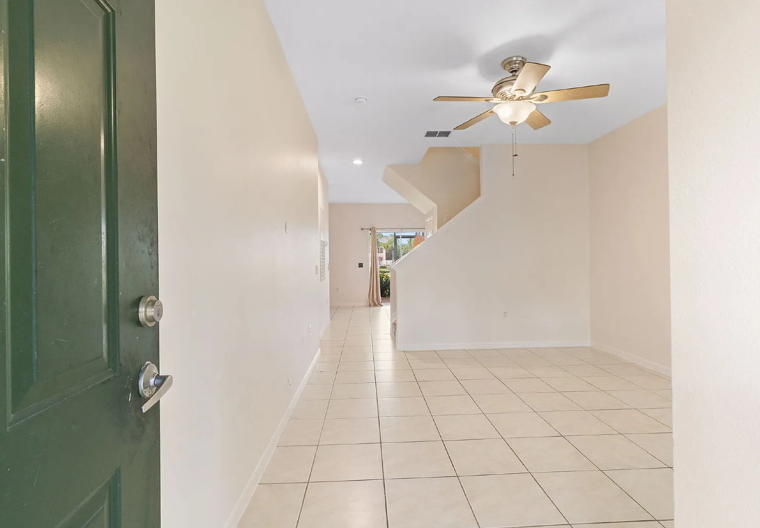 3 bed, 2.5 bath, 1282 sqft, $2,000 — Photo 4