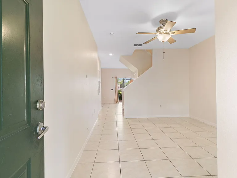 7565 Plantation Cir — Photo 4