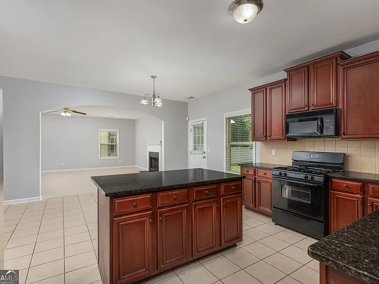 168 Summer Grove Ln — Photo 12