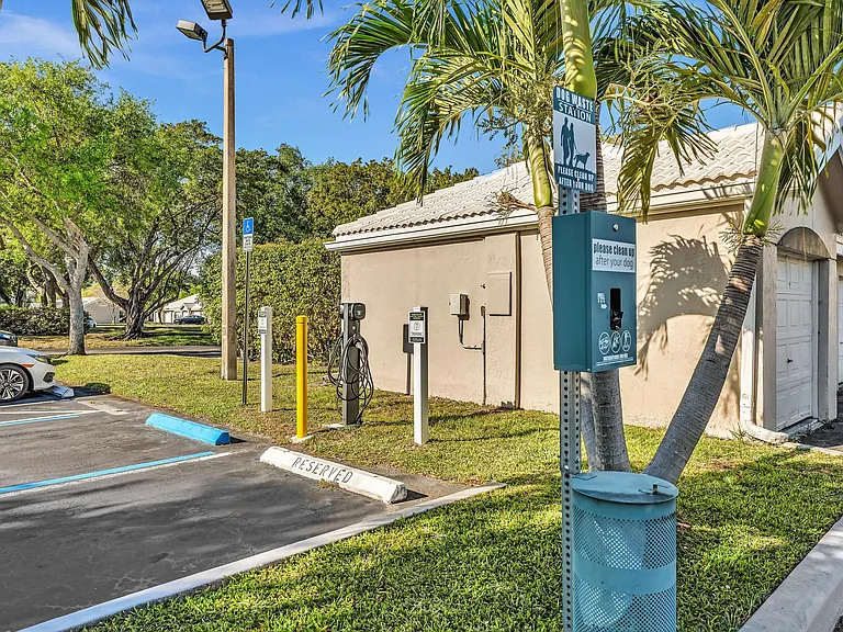 2820 Oakland Forest Dr #107 — Photo 49