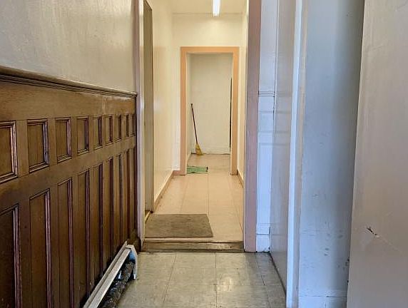 3rd image of 104 Henry St