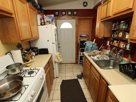 4th image of 311 Douglass Ct