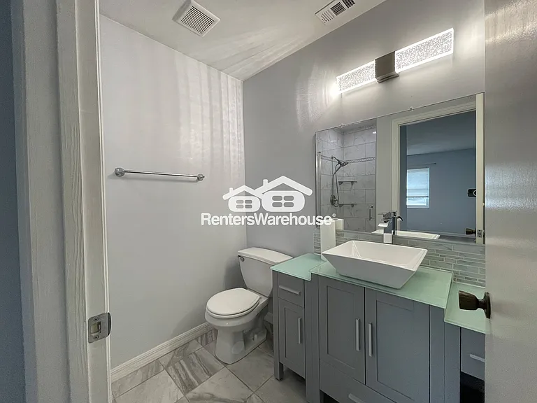 110 Gloucester Blvd #110 — Photo 12