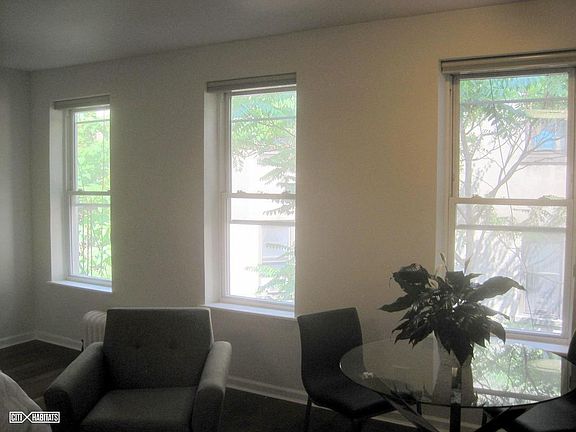 3rd image of 2303 A C Powell Blvd APT 4