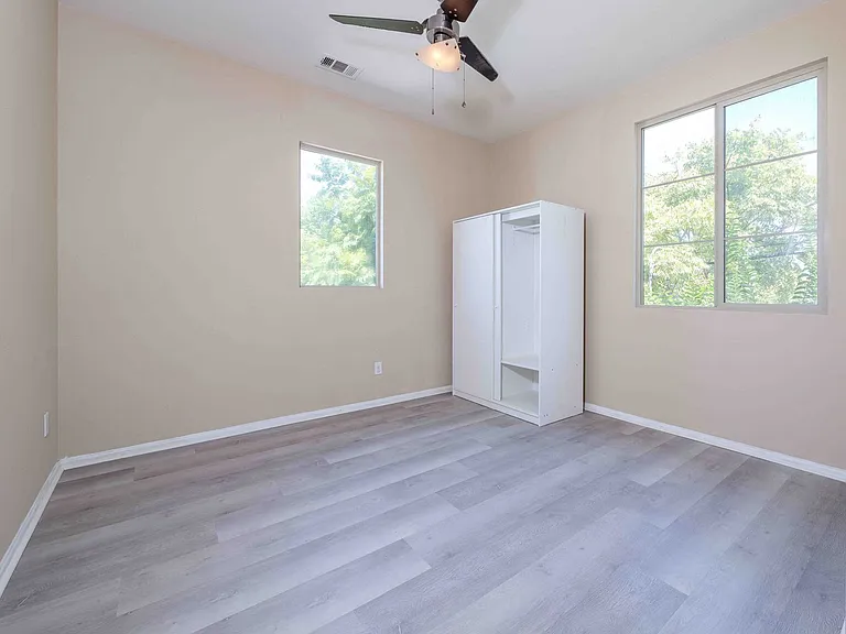 10208 Jasmine Ct — Photo 21