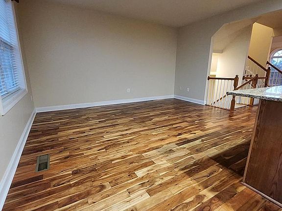 3rd image of 15886 Mackenzie Manor Dr