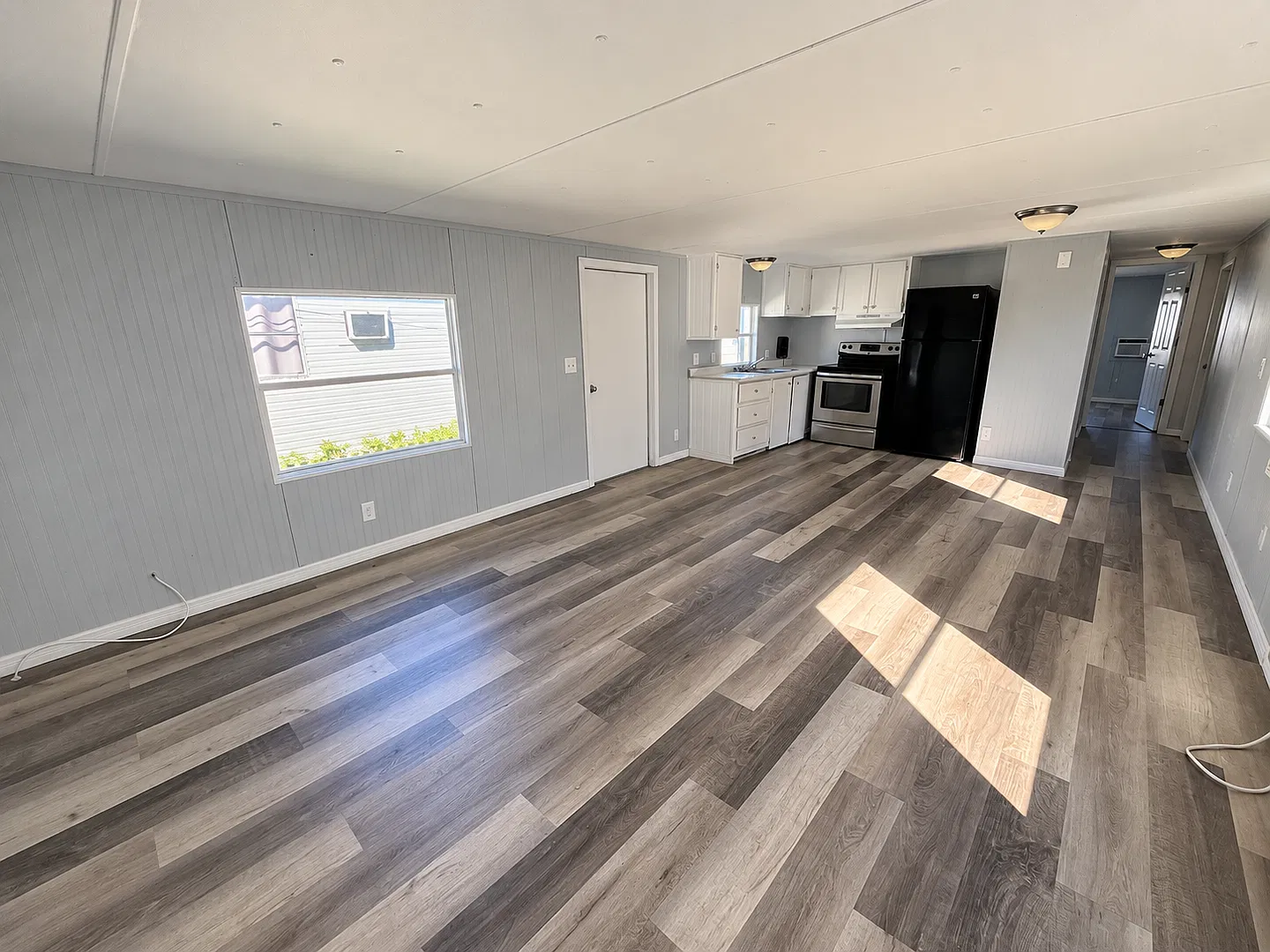Newly Renovated 2BR/1BA Auburndale Mobile Home w/ Lawn Maintenance Included! — Photo 2