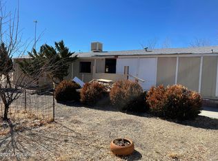 18442 S Pioneer Ave, Peeples Valley, AZ 86332