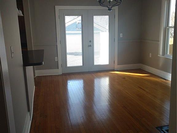 5th image of 328 Clairmonte Ave
