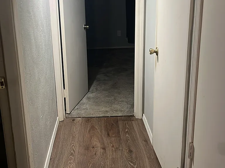2425 Brookdale Dr — Photo 17