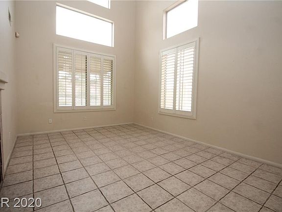 5th image of 1119 Scenic Crest Dr