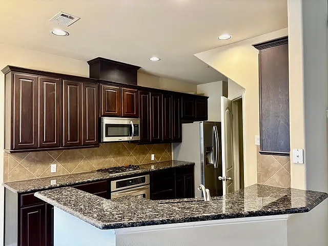4654 Penelope Ln — Photo 6