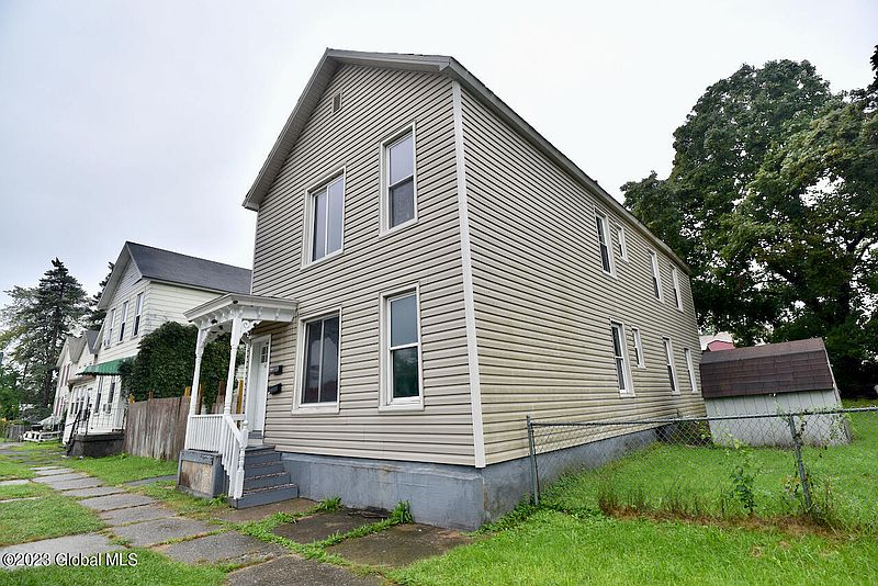 5th image of 901 5th Avenue