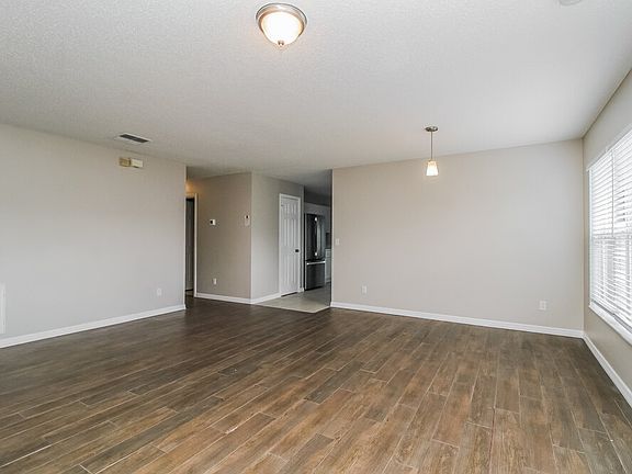 3rd image of 114 Bristol Forest Trl