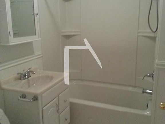 5th image of 61 Egmont St APT 6R