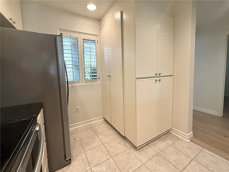 2243 Martin #110 — Photo 13